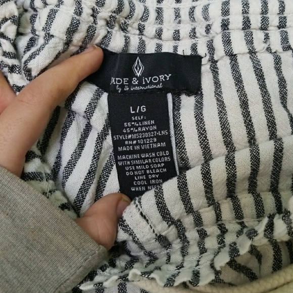 Printed shorts - Picture 3 of 3